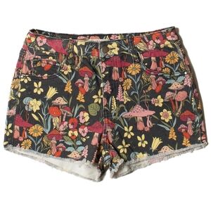 MUSHROOM Patterned Women's Shorts